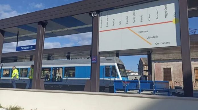 inaugurazione metropolitana catanzaro