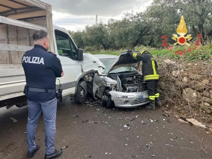 incidente auto furgone lamezia