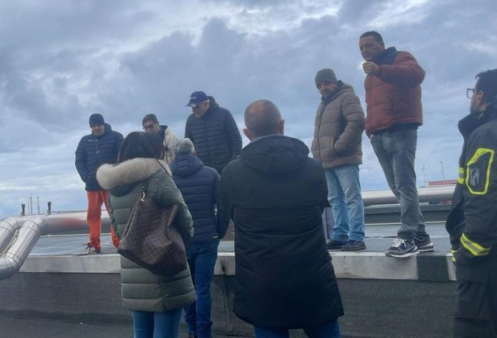 protesta lavoratori pulizie ospedale corigliano