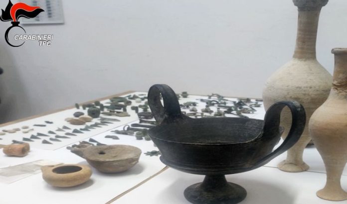 reperti archeologici trafugati