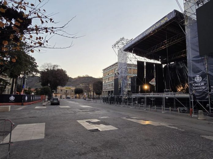 palco concerto brunori_strade pulite