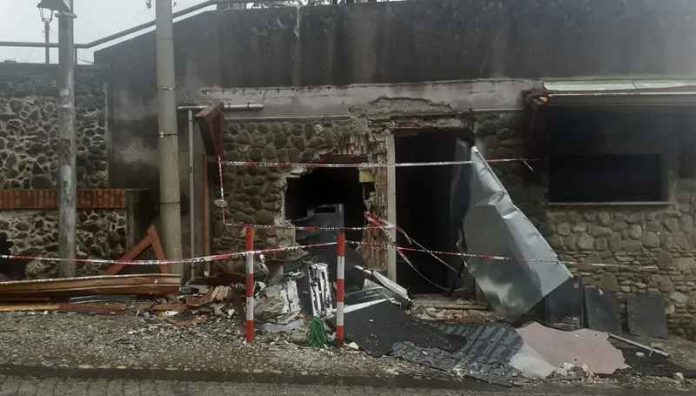 vallefiorita assalto bancomat