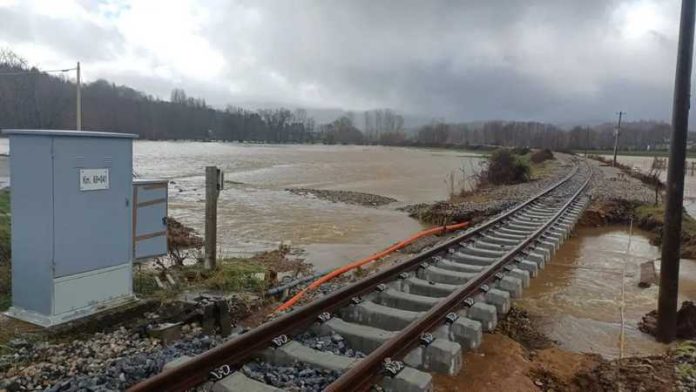 ferrovia reventino piena fiume Amato