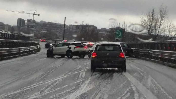 incidente a2 autostrada maltempo cosenza rende