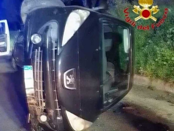 auto ribaltata zungri
