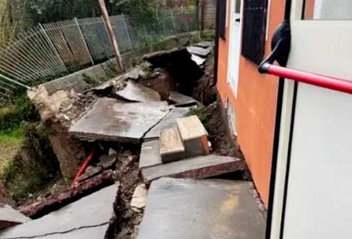 capistrano crollo atrio scuola