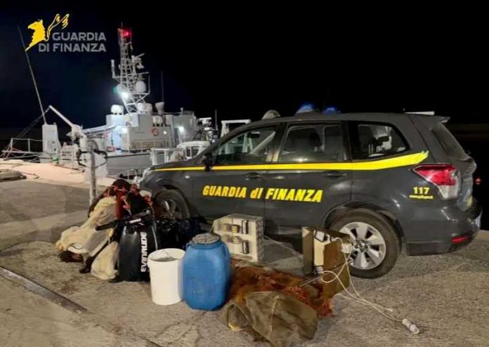 gdf pesca illegale bianchetto cirò marina