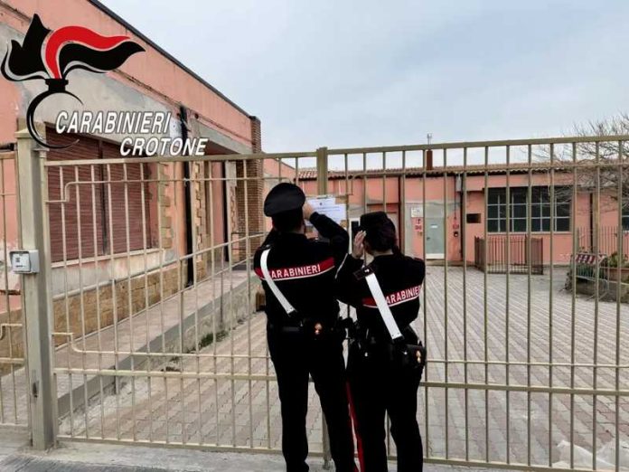 le castella scuola sequestro
