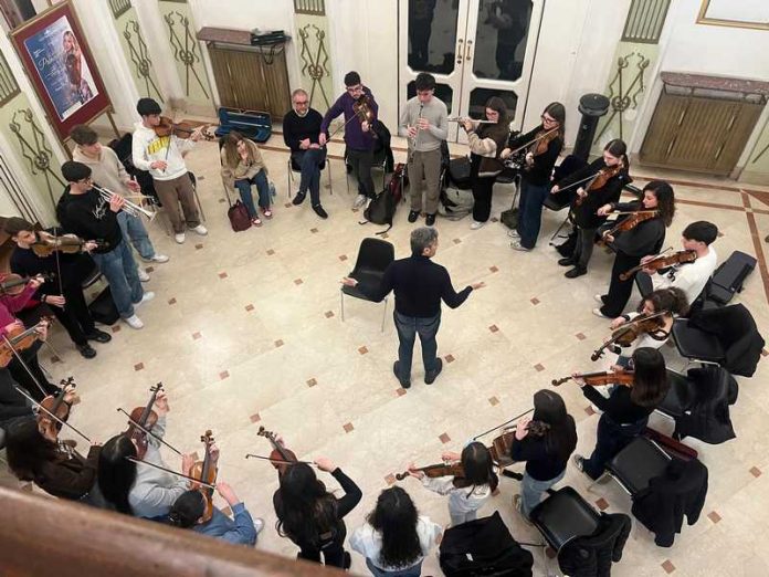 Progetto lòa Brutia è Young - Teatro Rendano