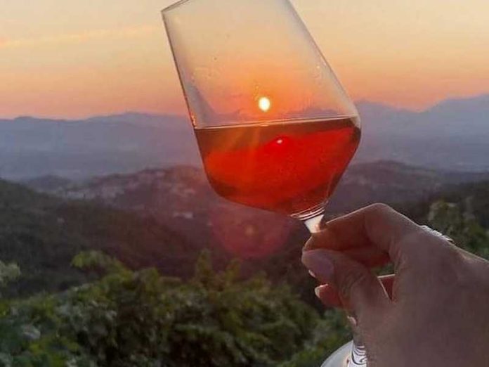 bicchiere vino tramonto