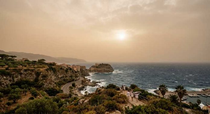 cielo lattiginoso vento sahara sabbia