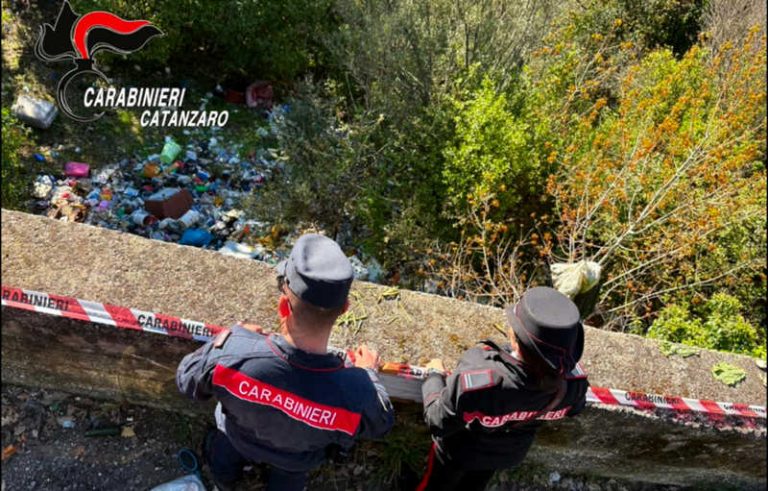 discarica abusiva lamezia_carabinieri