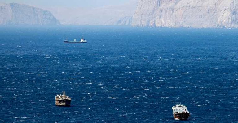 navi stretto di Hormuz