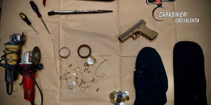 ricettazione kit scasso refurtiva briatico