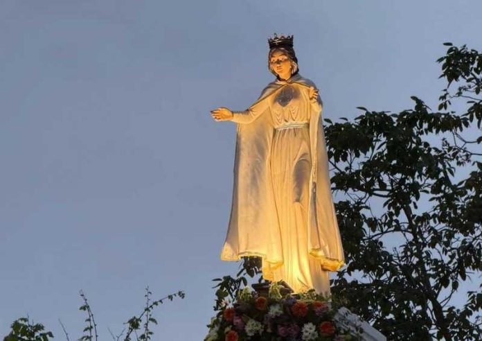 statua madonna paravati_natuzza