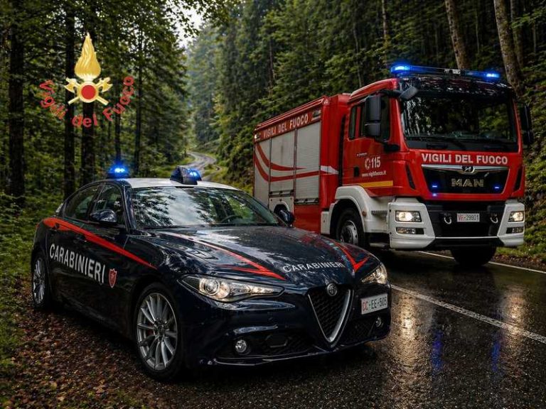 vigili del fuoco auto carabinieri