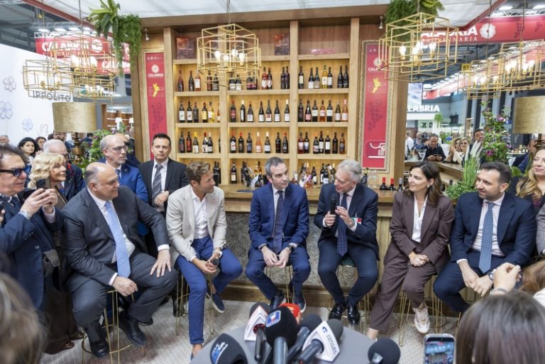 La Calabria conquista il Vinitaly 2026: un trionfo tra storia, modernità e grandi numeri