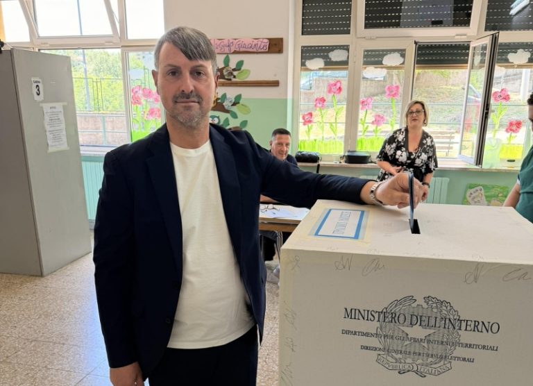 Marano Marchesato volta pagina: Agostino Napoli è il nuovo sindaco, trionfa il progetto “Marano Adesso”