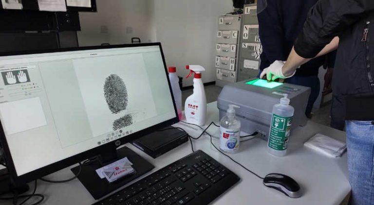 arresto impronte digitali polizia