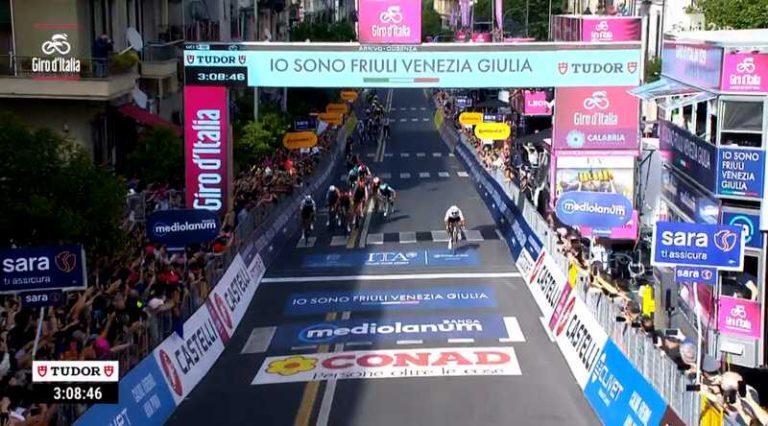 arrivo tappa cosenza