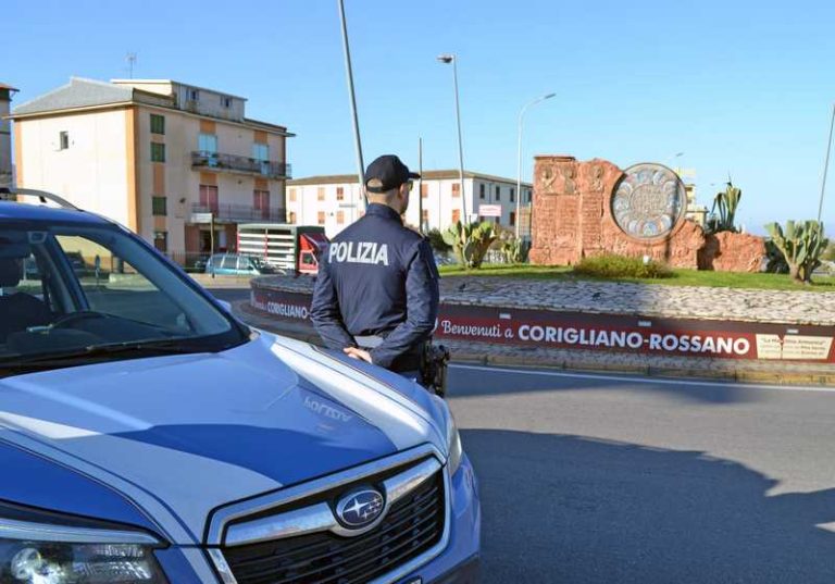 auto polizia poliziotto corigliano
