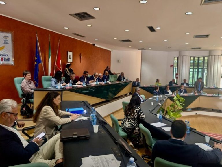 Rende scrive la storia: il “Sì” al nuovo Ospedale e la nuova stagione del Sociale