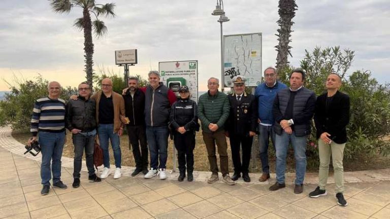 defibrillatore sul lungomare a Lamezia