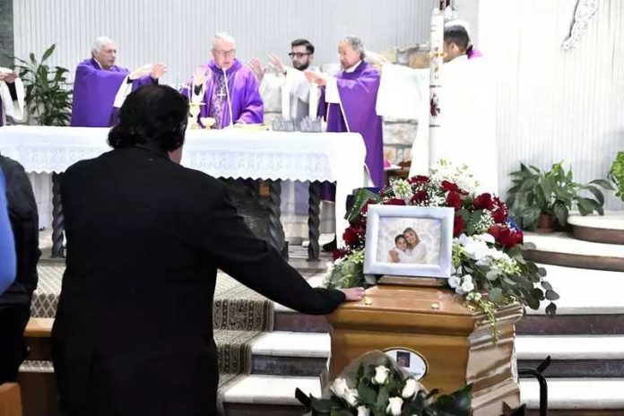 funerale anastasio mamma dodo
