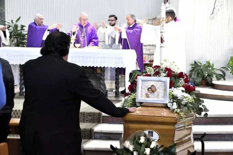 funerale anastasio mamma dodo