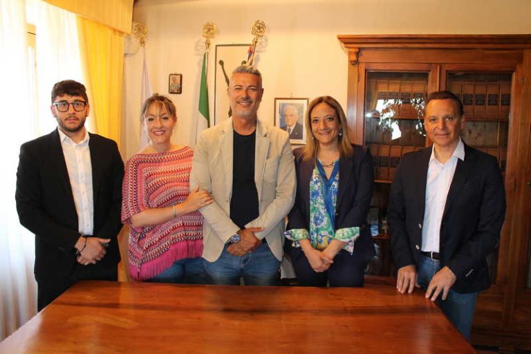 Castrolibero, prende ufficialmente forma la giunta Serra: nominati assessori e consiglieri delegati
