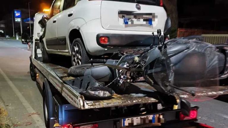 incidente moto bianco