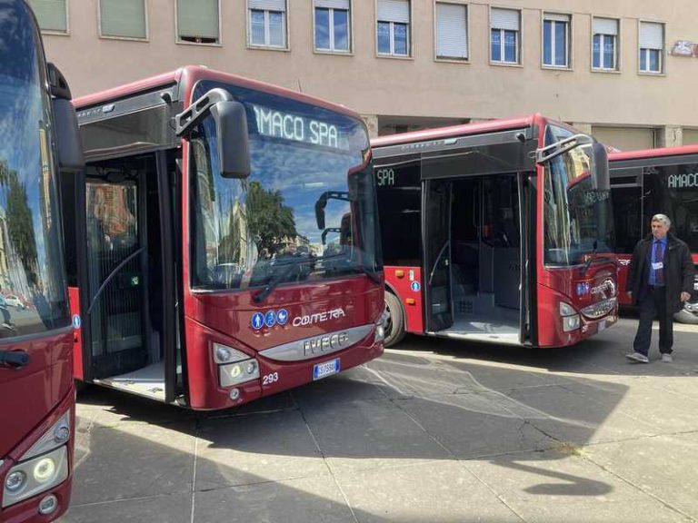 mezzi amaco autobus