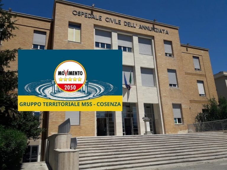 Sanità a Cosenza, il Movimento 5 Stelle scende in piazza: “L’ospedale HUB deve restare in città”