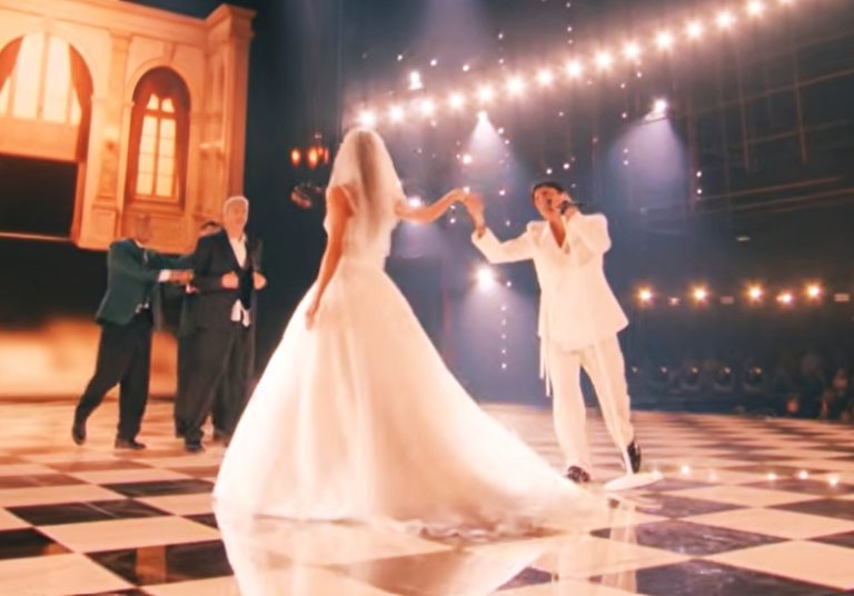 Standing ovation per Sal Da Vinci a Vienna: l’Eurovision si inchina a “Per sempre sì”