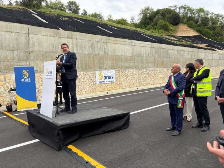 salvini inaugurazione lotto trasversale serre