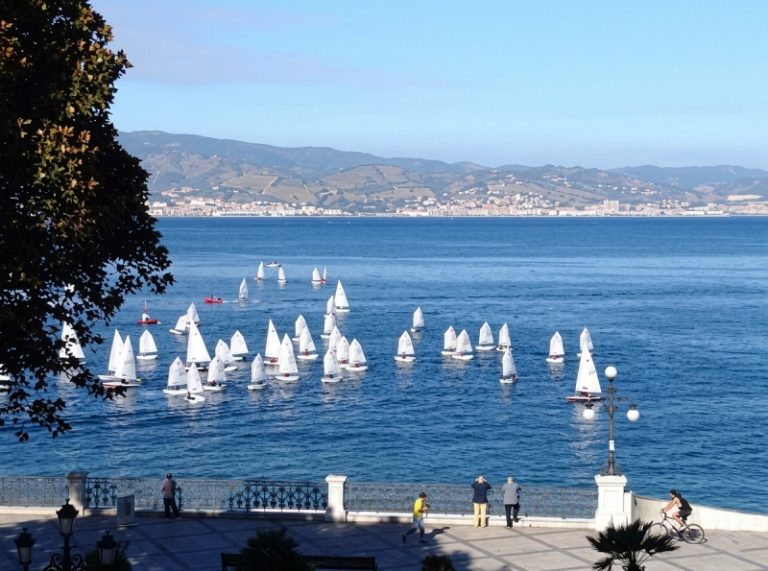 Lo splendore del mare calabrese sposa lo sport: a Reggio arriva il Vela Day 2026
