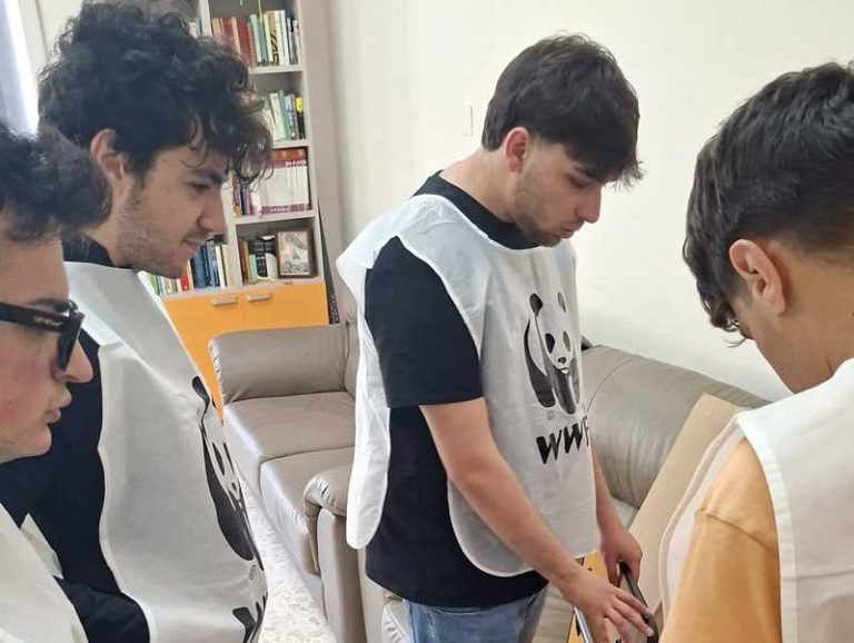 wwf consegna arredi corigliano