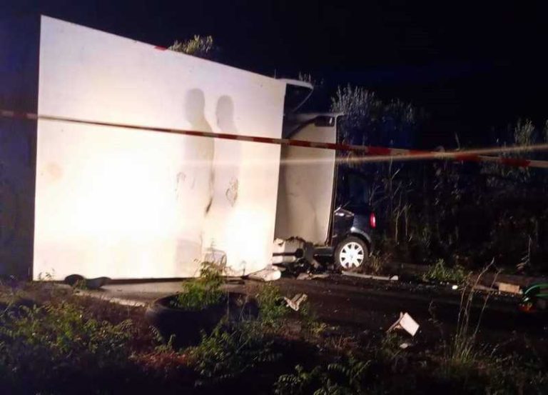 Tragico scontro frontale sulla Statale 106 a Pietrapaola, muore un giovane di 27 anni
