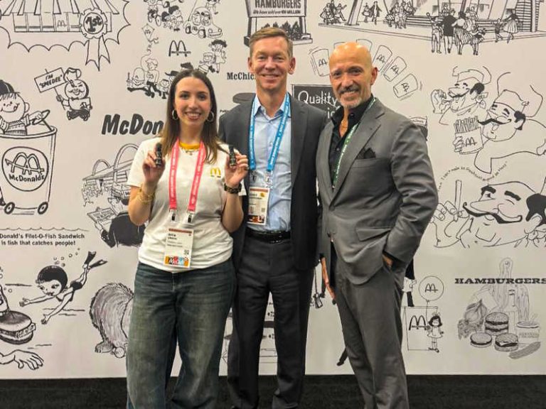 Rita e Giancarlo Greco con Chris Kempczinski