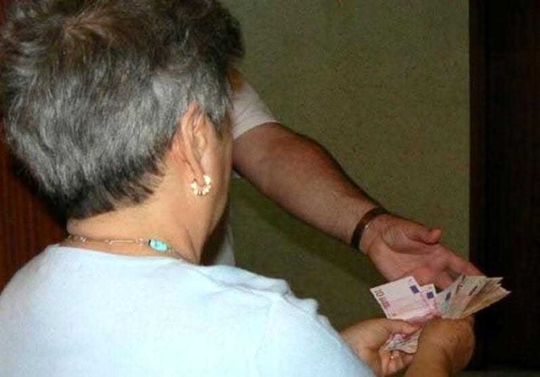 anziana truffa soldi