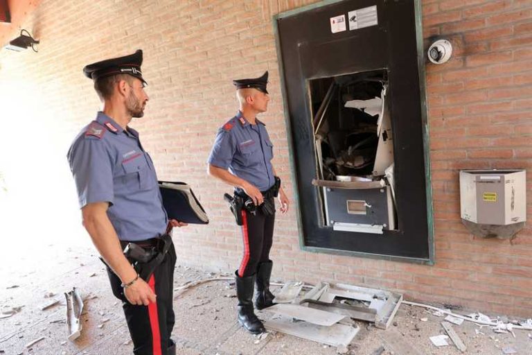 assalto bancomat rizziconi