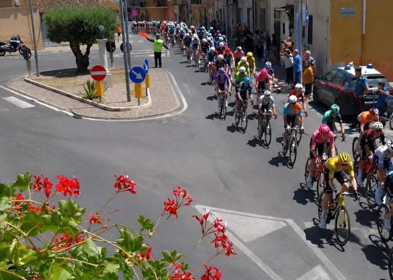 La Calabria sul tetto del mondo: il ciclismo internazionale a Sibari e Cassano all’Ionio
