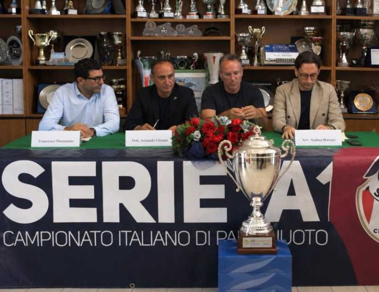 conferenza stampa smile cosenza pallanuoto