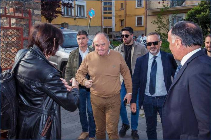 gratteri esterni scorta