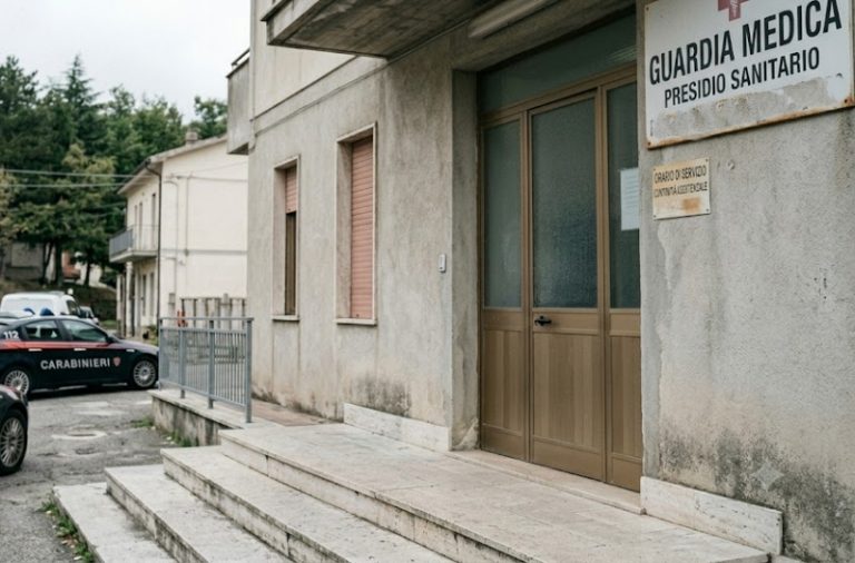 Dottoressa della Guardia Medica si assentava per andare in vacanza, sospesa per un anno