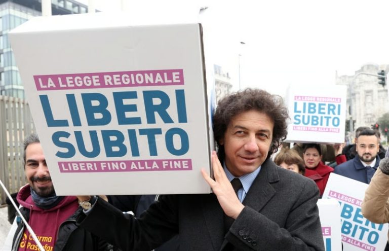 Fine vita, raccolta firme in Calabria: la proposta di legge “Liberi Subito” per tempi certi