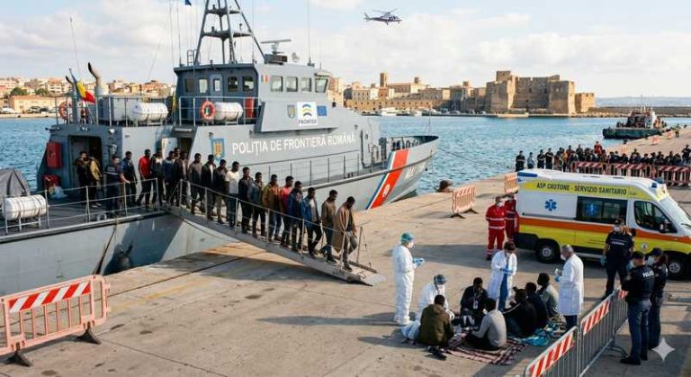 migranti soccorsi guardia costiera rumena