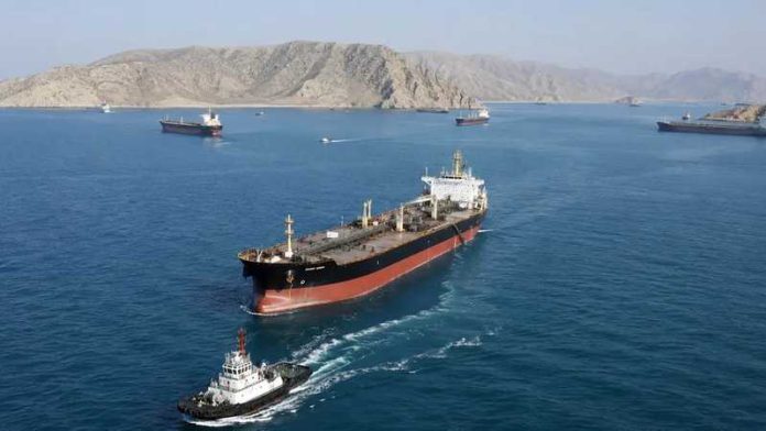 nave stretto Hormuz