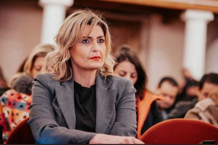 nicoletta perrotti_rinascita civica castrolibero