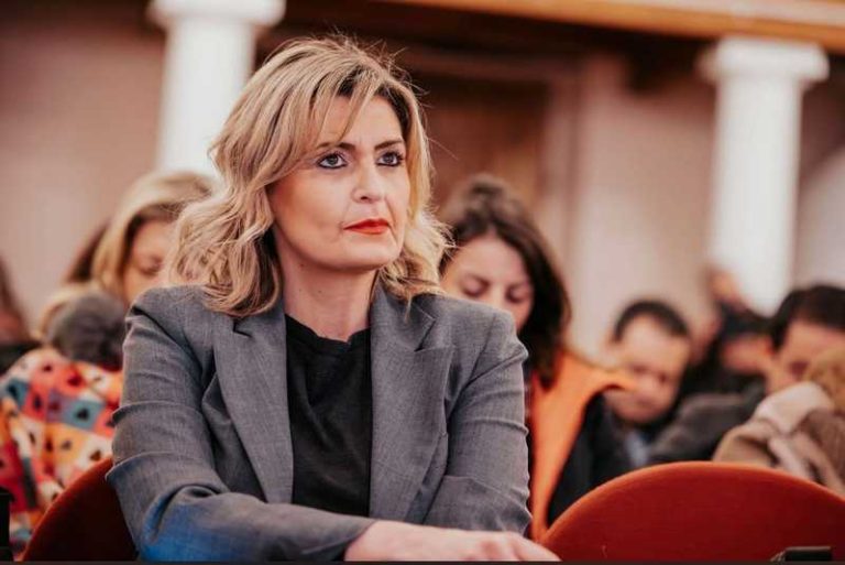 nicoletta perrotti_rinascita civica castrolibero